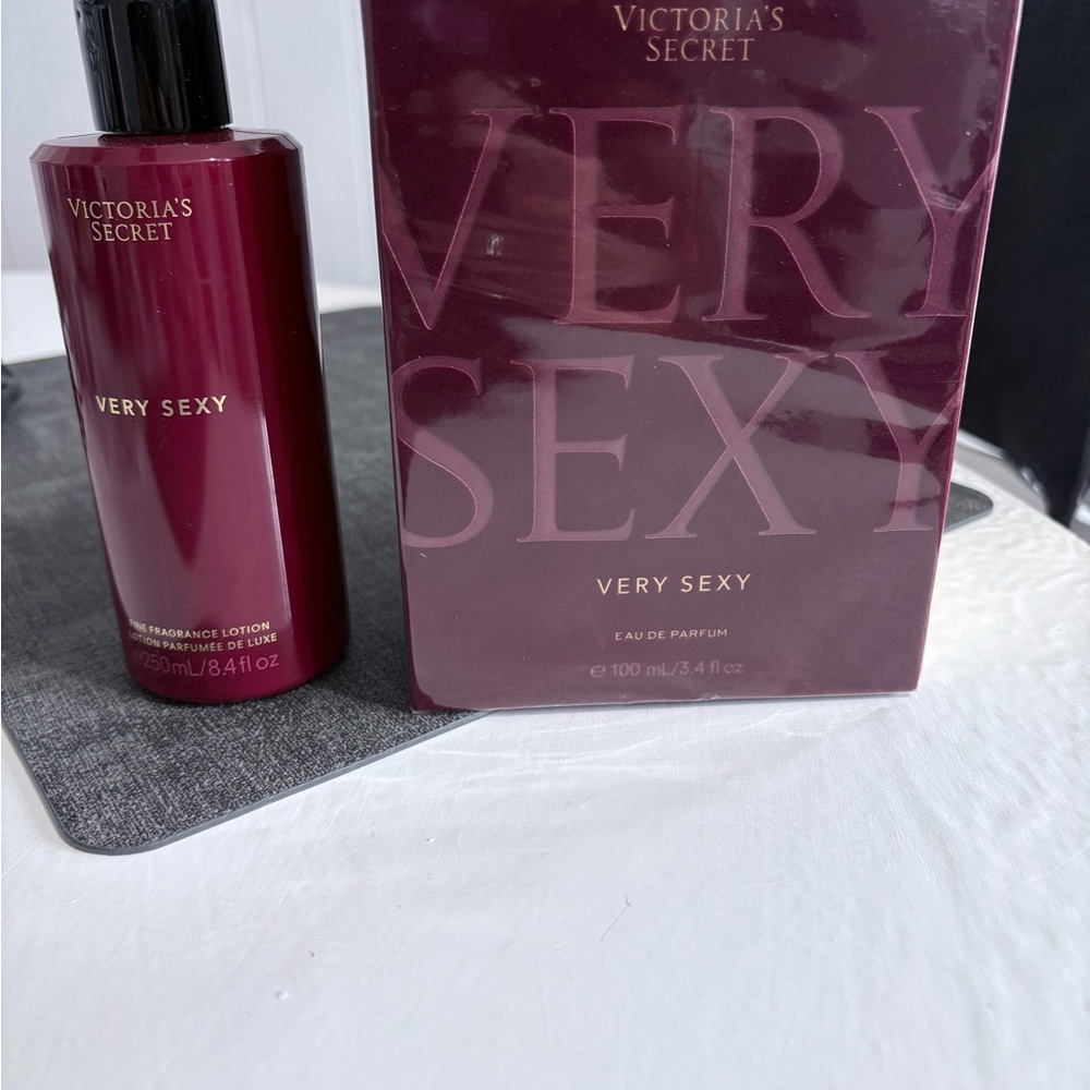 Victoria's Secret Very Sexy Burgundy Set Lotion is a bonus